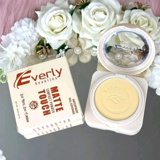Everly Beauties Matte Touch Compact Powder with SPF15++
